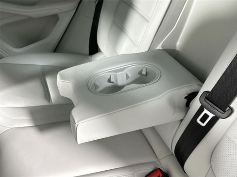 Certified 2024 Porsche Macan AWD/4WD image 36