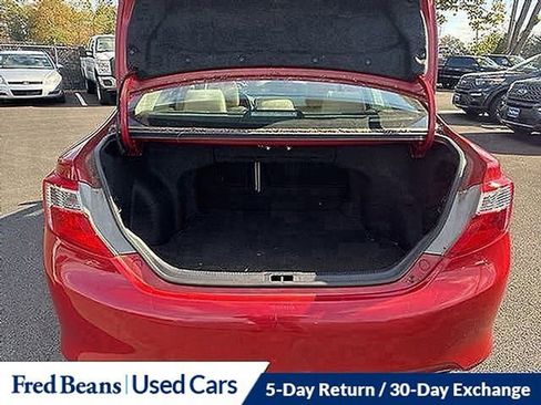 Used 2014 Toyota Camry XLE image 24