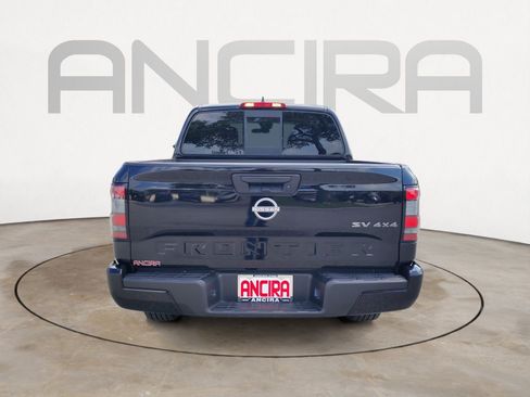 Used 2022 Nissan Frontier SV AWD/4WD image 9
