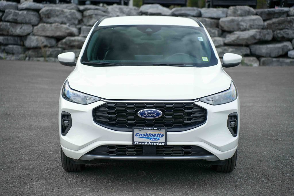 Used 2023 Ford Escape ST-Line Select w/ Tech Pack #1 AWD/4WD image 2