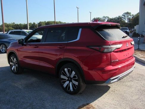 New 2025 Mitsubishi Outlander SE image 5