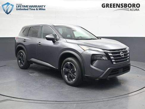 Used 2025 Nissan Rogue SV FWD image 3
