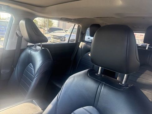 Used 2023 Toyota Highlander XLE image 12