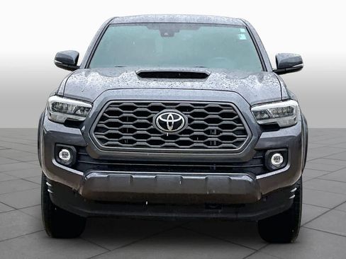 Used 2021 Toyota Tacoma TRD Sport w/ Technology Package AWD/4WD image 4