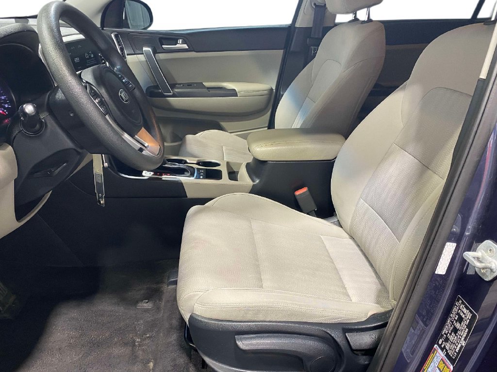 Used 2022 Kia Sportage LX AWD/4WD image 17