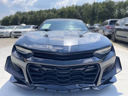 Used 2018 Chevrolet Camaro SS RWD image 2