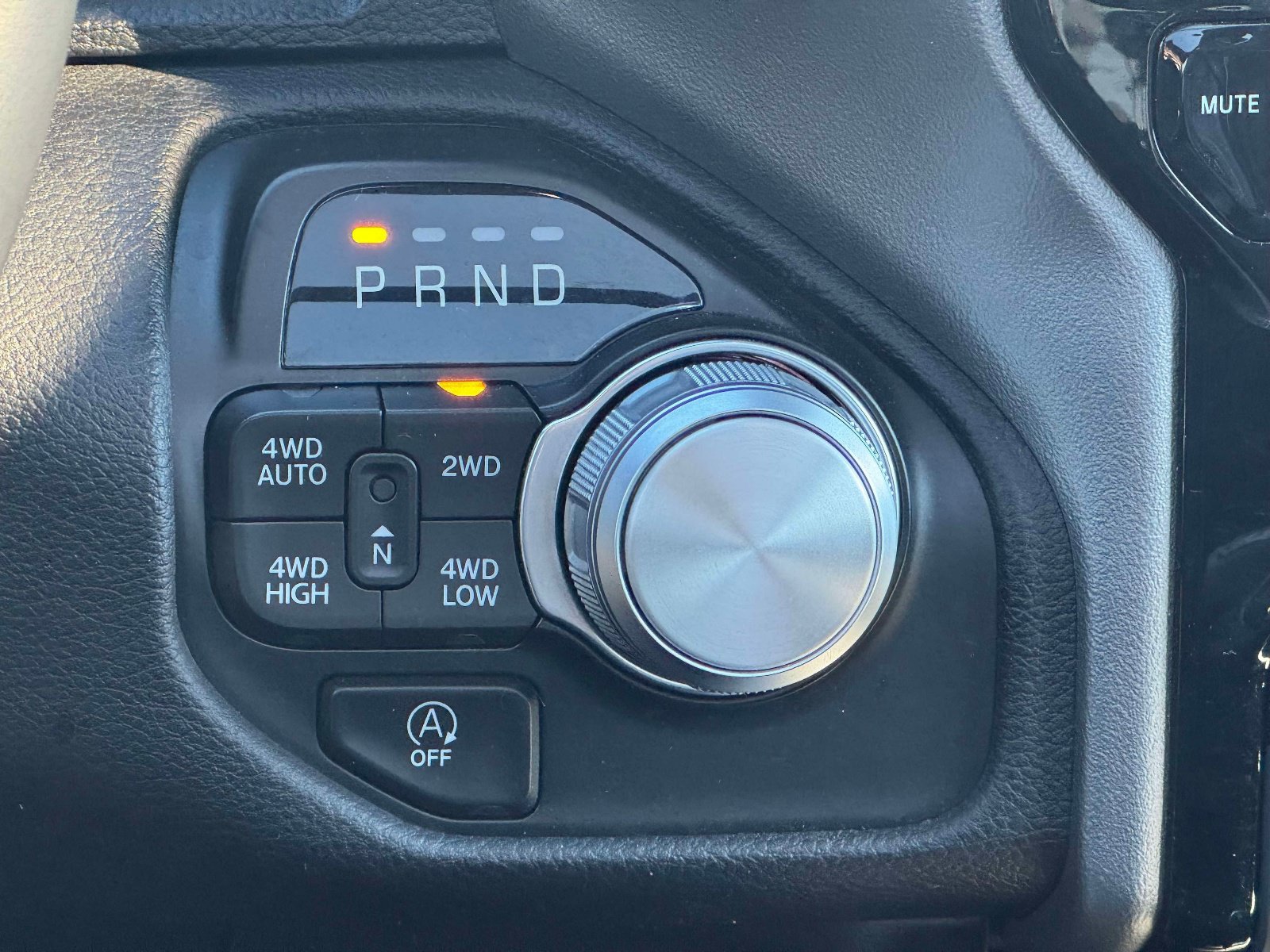 Used 2024 RAM 1500 Laramie AWD/4WD image 26