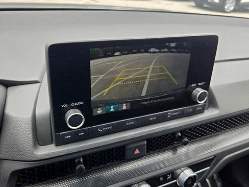 Used 2025 Honda CR-V LX image 19