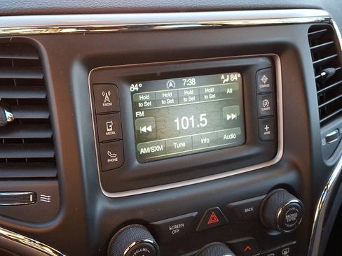 Used 2016 Jeep Grand Cherokee Laredo w/ Quick Order Package 23E image 24