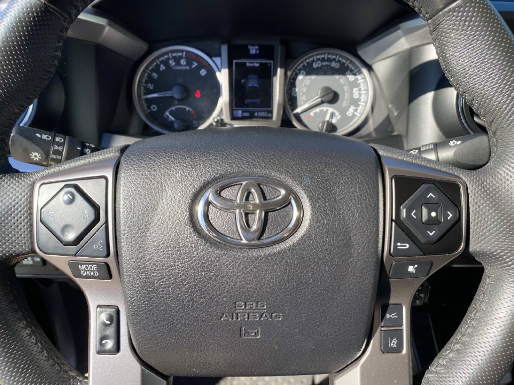 Used 2022 Toyota Tacoma SR5 AWD/4WD image 16