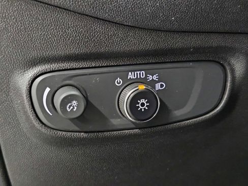 Used 2023 Chevrolet Equinox LT image 31