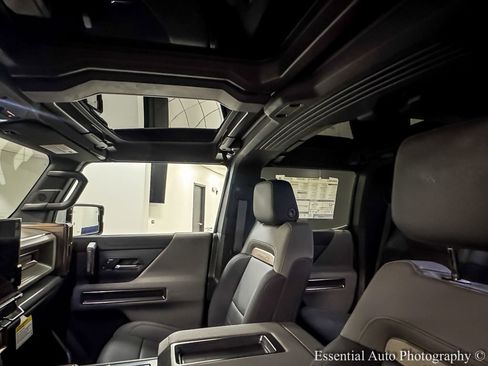 New 2025 GMC Hummer EV 3X image 10