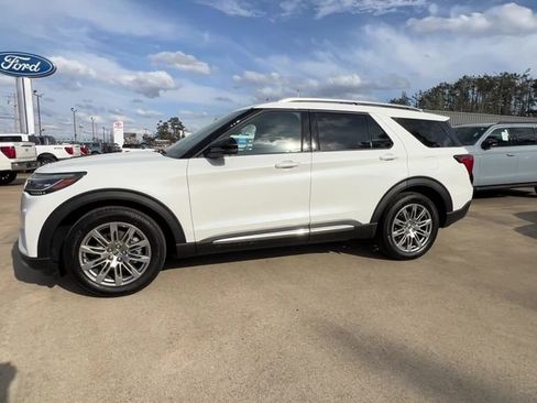 New 2026 Ford Explorer Platinum image 3