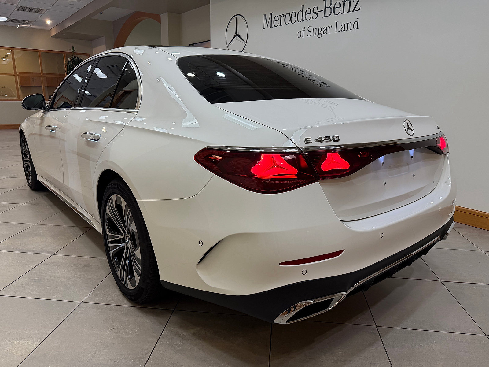 Certified 2025 Mercedes-Benz E 450 4MATIC Sedan w/ Winter Package image 4