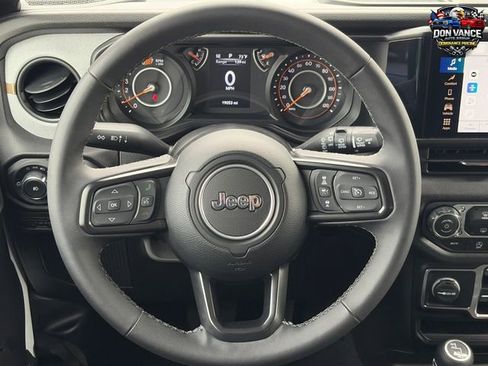 Used 2025 Jeep Wrangler Unlimited Sport AWD/4WD image 14