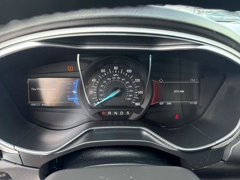 Used 2016 Ford Fusion SE FWD image 11
