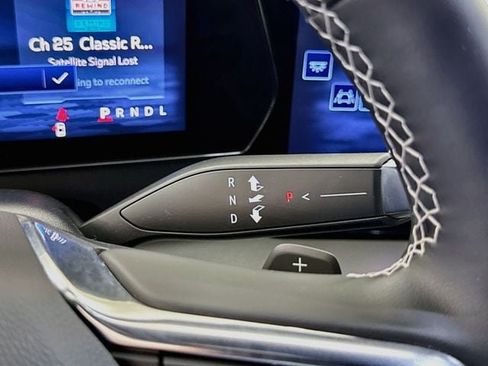 Used 2025 Chevrolet Traverse LT w/ LPO, Floor Liner Package FWD image 18
