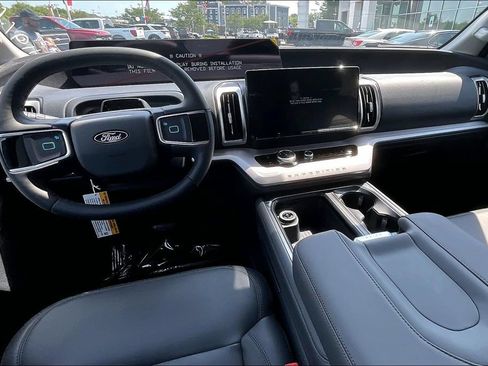 New 2026 Ford Expedition Active RWD image 5