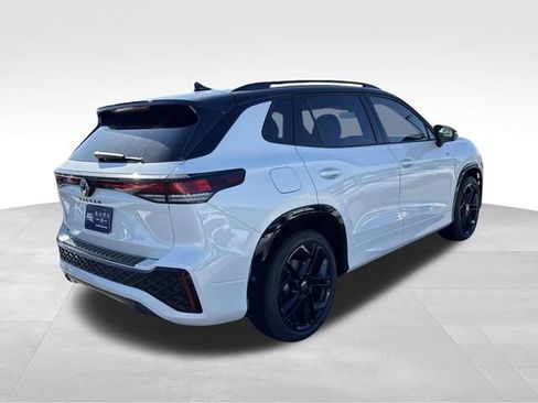 New 2026 Volkswagen Tiguan SE R-Line FWD image 5