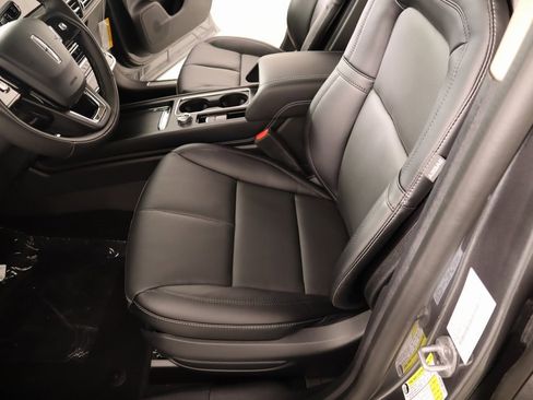 New 2026 Lincoln Corsair Premiere image 12