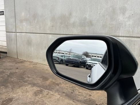 Used 2022 Toyota Corolla LE image 15