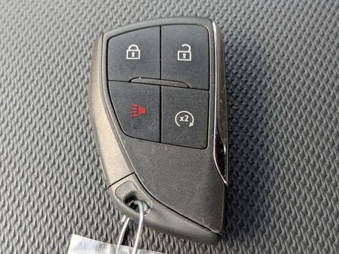 Used 2025 Chevrolet Equinox LT AWD/4WD image 34