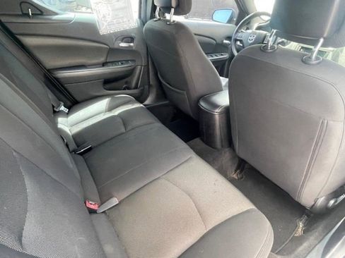 Used 2013 Dodge Avenger SE image 12