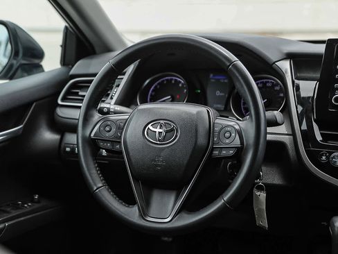 Used 2024 Toyota Camry SE FWD image 15