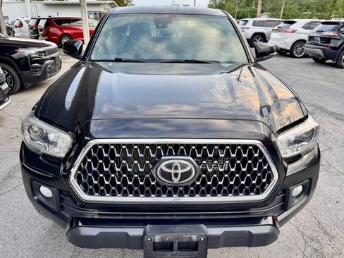 Used 2019 Toyota Tacoma TRD Off-Road AWD/4WD image 7