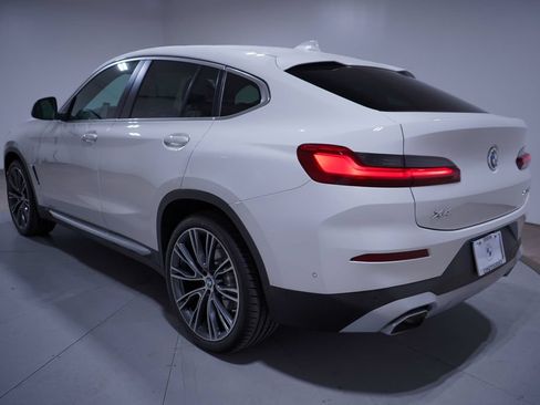 Used 2022 BMW X4 xDrive30i w/ Parking Assistance Package AWD/4WD image 3