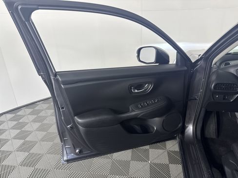 Certified 2025 Honda HR-V LX image 13