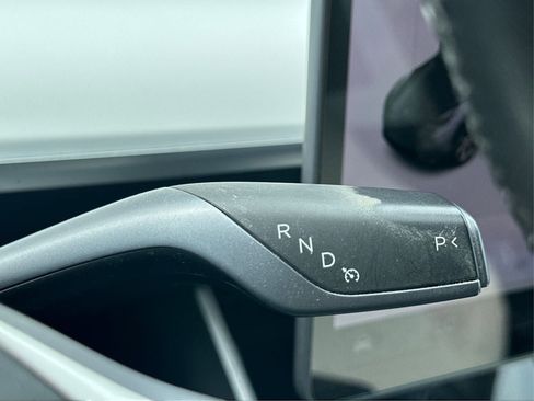 Used 2020 Tesla Model Y Long Range image 39