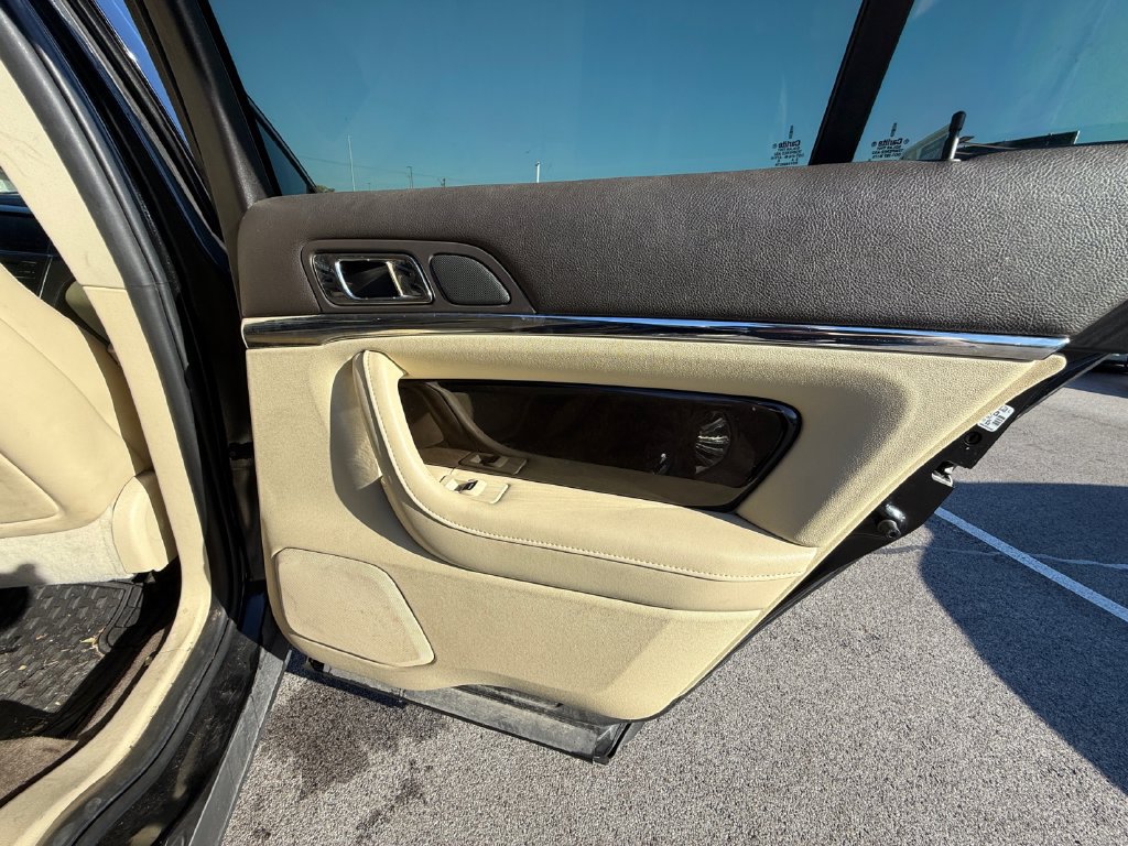 Used 2013 Lincoln MKS AWD image 24