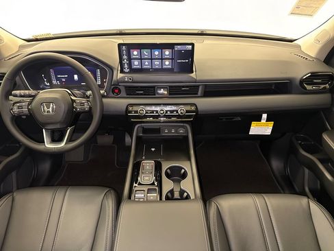 New 2026 Honda Pilot Touring image 13