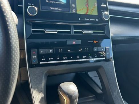 Used 2020 Toyota Avalon Touring image 25