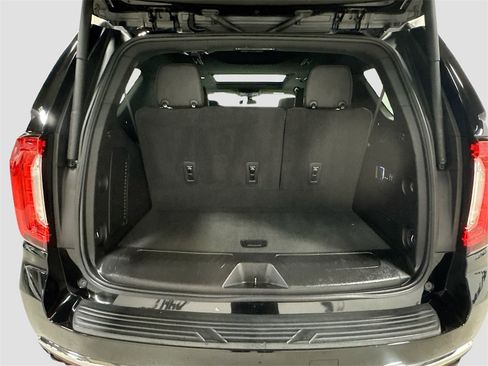 Used 2022 GMC Yukon SLT w/ SLT Premium Package image 33