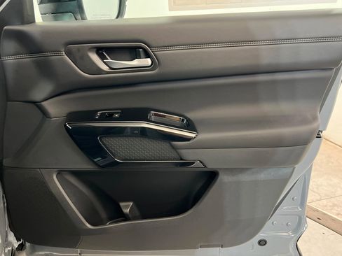 New 2026 Nissan Pathfinder Platinum image 24