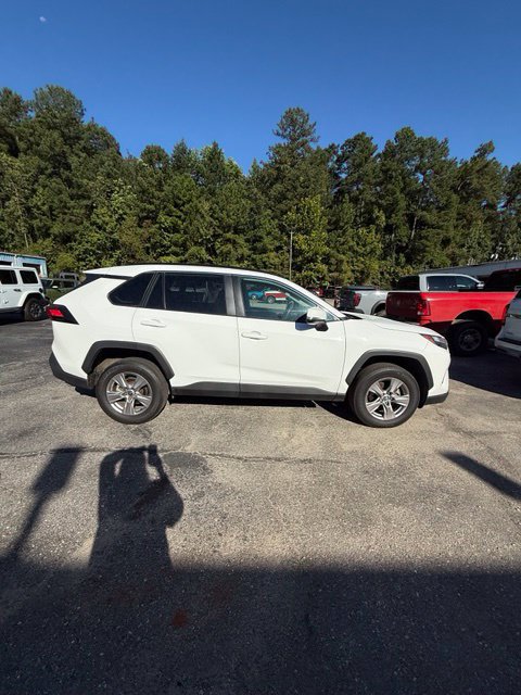Used 2025 Toyota RAV4 XLE FWD image 5