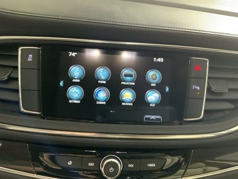 Used 2018 Buick Enclave Essence FWD image 18