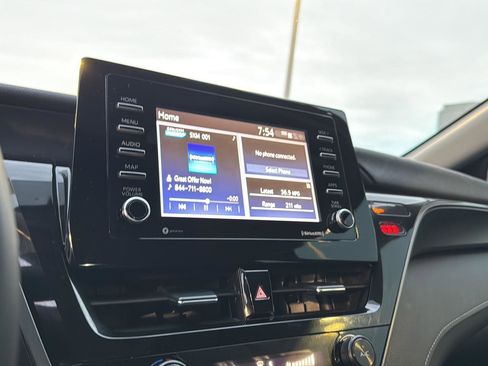 Certified 2021 Toyota Camry SE image 21