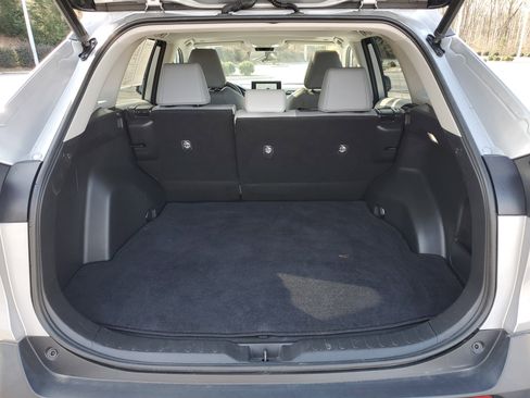 Used 2023 Toyota RAV4 XLE Premium image 9