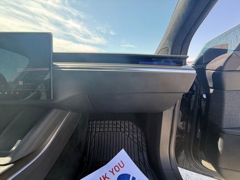 Used 2022 Tesla Model X Plaid image 29