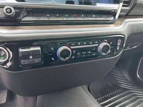 Used 2025 Chevrolet Silverado 1500 LT AWD/4WD image 23