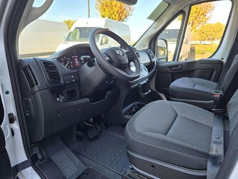 Used 2025 RAM ProMaster 3500 w/ Convenience Group image 31