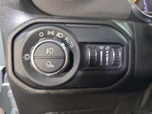 Used 2022 Jeep Gladiator Overland w/ Popular Equipment Package image 25