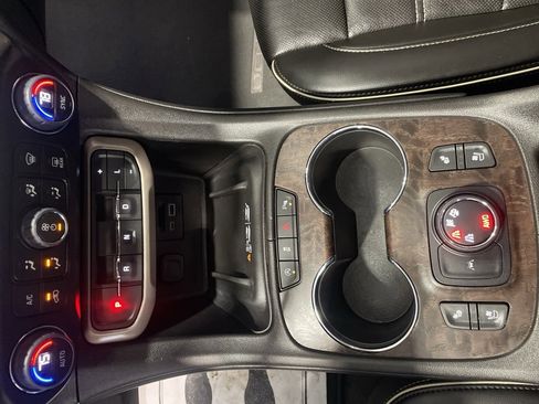 Used 2023 GMC Acadia Denali image 26