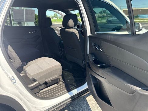 Used 2023 Chevrolet Traverse LT FWD image 28