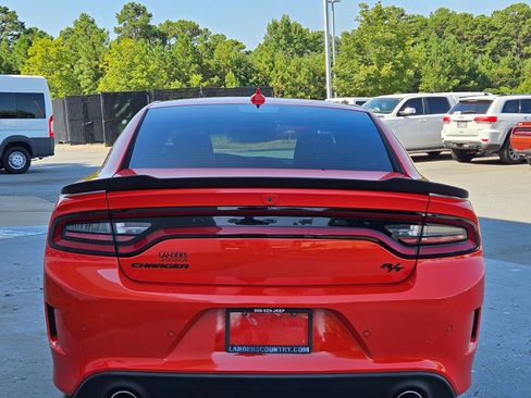 Used 2022 Dodge Charger R/T w/ Plus Group RWD image 6