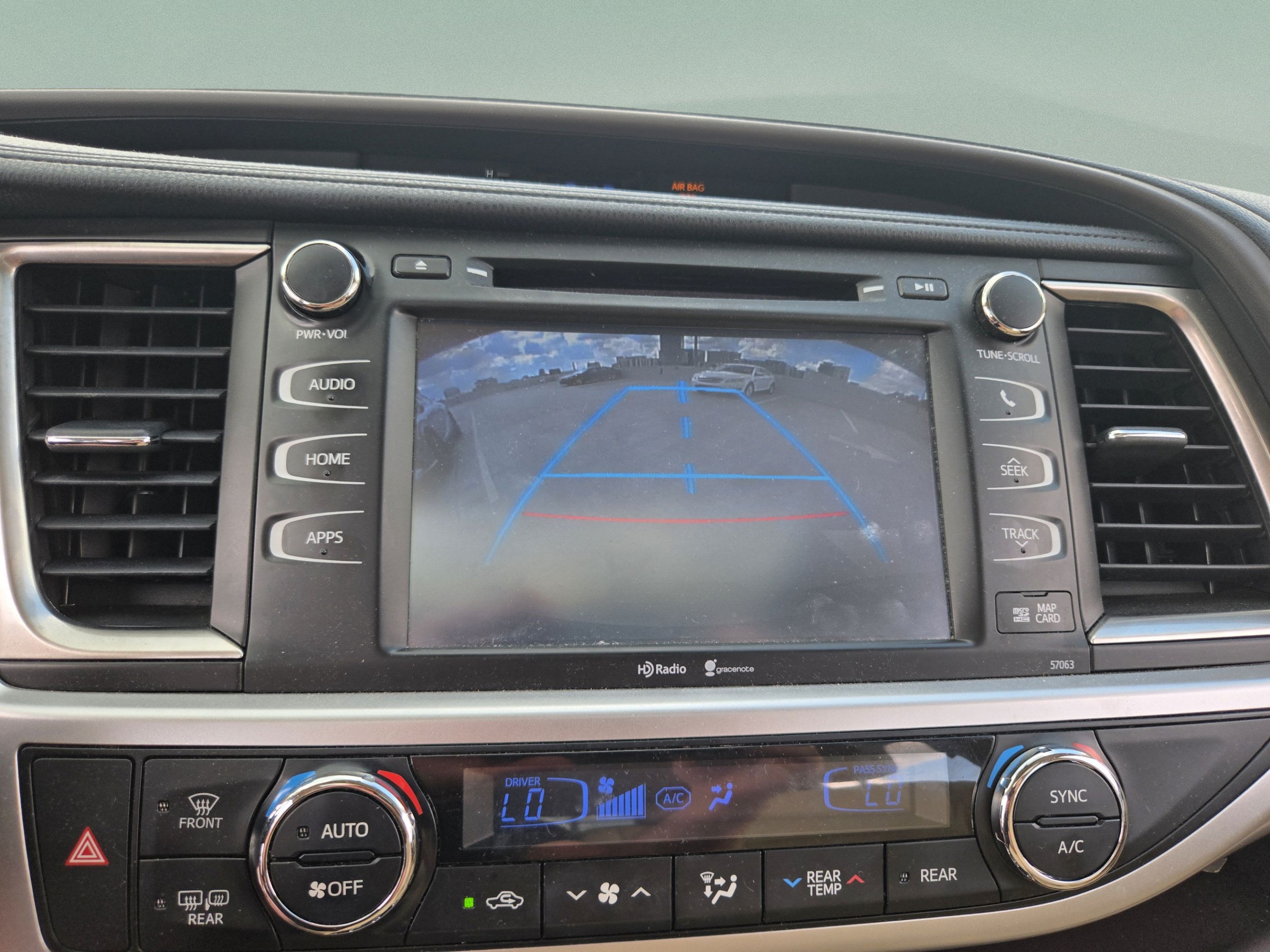 Used 2014 Toyota Highlander XLE FWD image 20