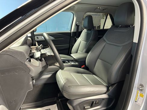 New 2026 Ford Explorer Active w/ Active Comfort Package AWD/4WD image 17